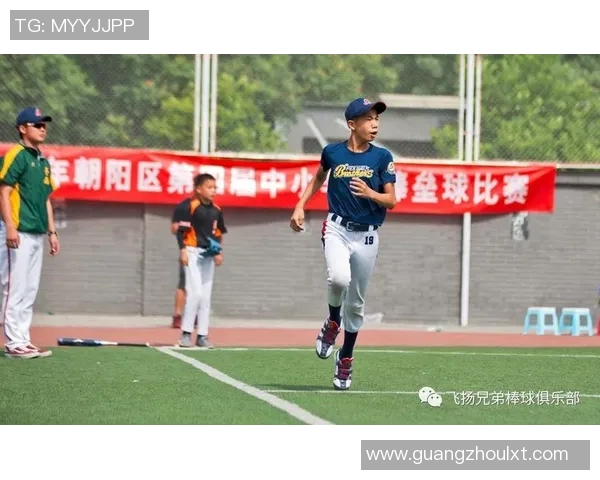 重庆足球队的奋斗与荣耀：一段不平凡的突破之路纪实