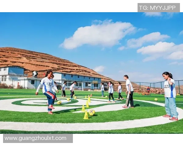 潮流女孩如何追逐足球明星的心事与梦想之旅 潮流女孩如何追逐足球明星的心事与梦想之旅