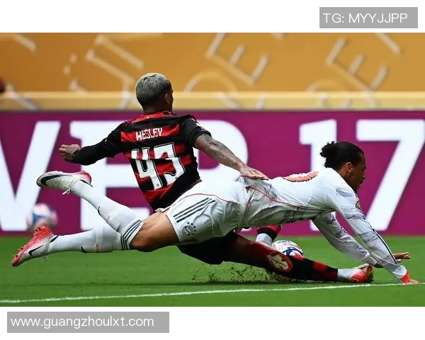 足球明星射门瞬间的完美动作解析与技巧分享 足球明星射门瞬间的完美动作解析与技巧分享