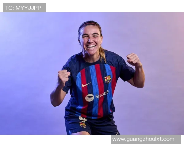 足球明星精彩瞬间吊球技艺展示让你领略足球魅力与风采 足球明星精彩瞬间吊球技艺展示让你领略足球魅力与风采