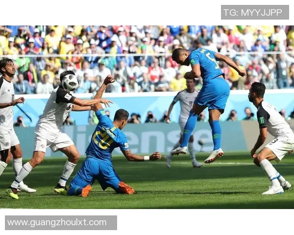 足球明星齐聚世界杯赛场展现风采与激情的盛宴 足球明星齐聚世界杯赛场展现风采与激情的盛宴